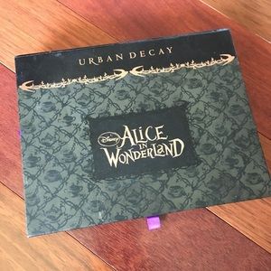 Urban Decay Alice in Wonderland Palette